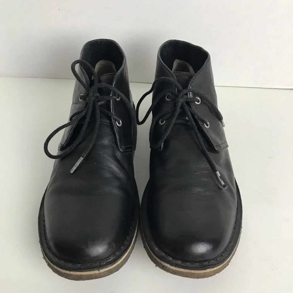 Ugg Mens Black Leather Chucka Boots Size 10 Minimalist Neutral Office Classic
